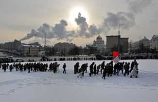 По данным оргкомитета митинга, несмотря на минус 20 градусов на улице, 4 февраля в акции протеста приняли участие до 120 тысяч человек. Это был самый массовый митинг той зимы