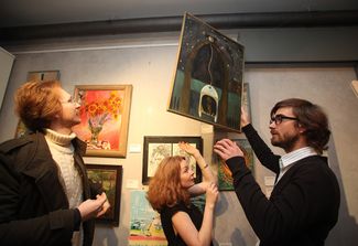 Благотворительная выставка современных художников в помощь центру «Антон тут рядом» в Новом музее в Петербурге. 22 ноября 2014 года