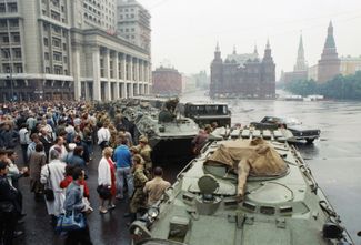 Military equipment and troops on Moscow’s Manezhnaya Square. August 19, 1991.