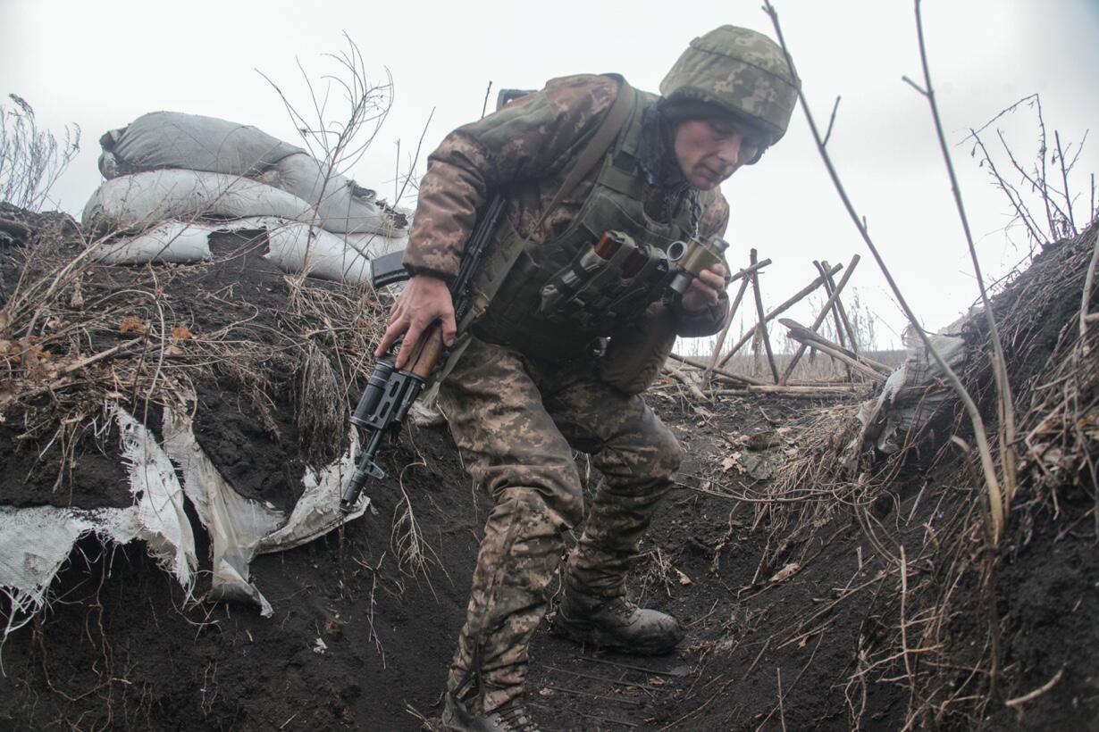 Все вокруг боятся, что Россия вот-вот нападет на Украину. Неужели это  правда? Мы задали этот вопрос экспертам. Вот их (довольно оптимистичные)  ответы — Meduza