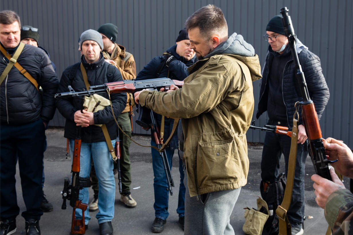 Что на самом деле происходило в Донбассе в последние восемь лет? И как это  связано с нынешней войной? Рассказывает правозащитница Варвара Пахоменко.  Она работала в миссии ООН в этом регионе — Meduza