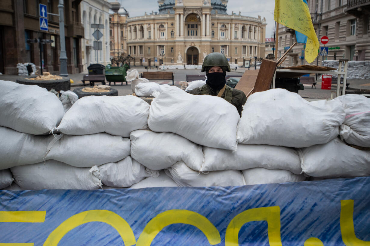 Госуслуги» организовали рассылку к годовщине пожара в Доме профсоюзов в  Одессе. Со стихами из сборника «поэZии» — Meduza