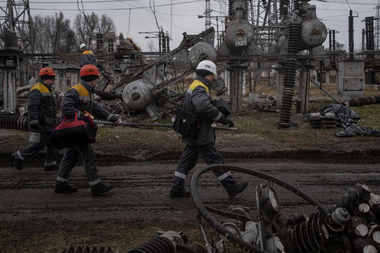 Украина не сумела к зиме восстановить энергосистему после российских атак,  утверждает The New York Times Власти рассчитывают на ПВО и систему  укреплений объектов энергетики — Meduza