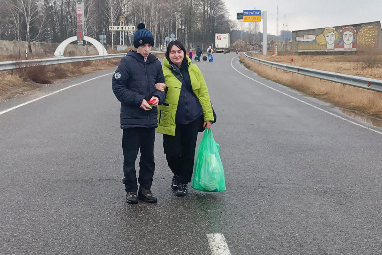 СК всегда рядом» Силовики «взяли шефство» над украинскими детьми, которых  вывезли в РФ. Подростков из Донбасса готовят к работе следователями в  России — Meduza