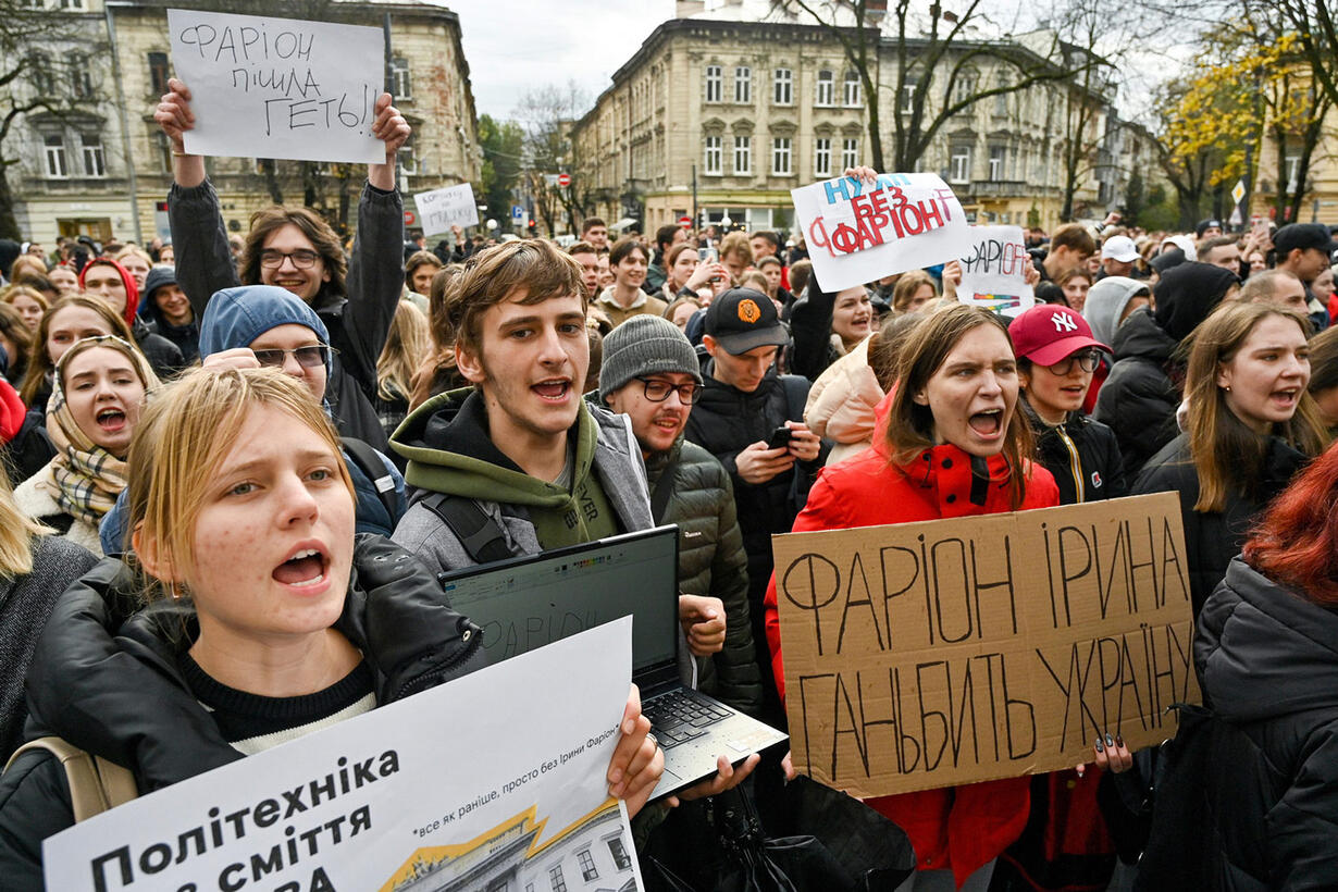 Суд во Львове восстановил Ирину Фарион на посту профессора Львовской  политехники. Ее уволили после слов о бойцах ВСУ, говорящих по-русски —  Meduza