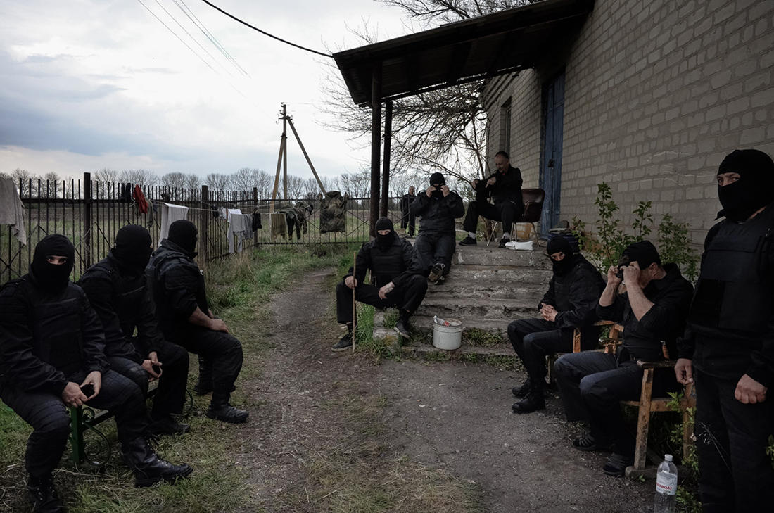 Свои против своих. Фотоистория войны на Донбассе