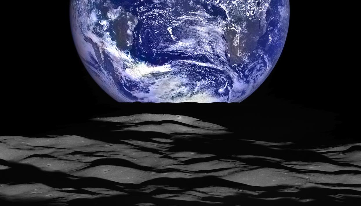 Orion показал Землю и Луну на одной фотографии с рекордного расстояния