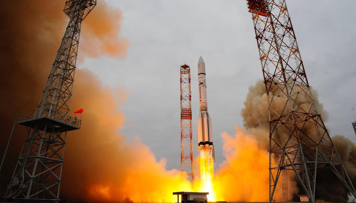 Старт ракеты Протон-М с Trace Gas Orbiter и Скиапарелли на борту