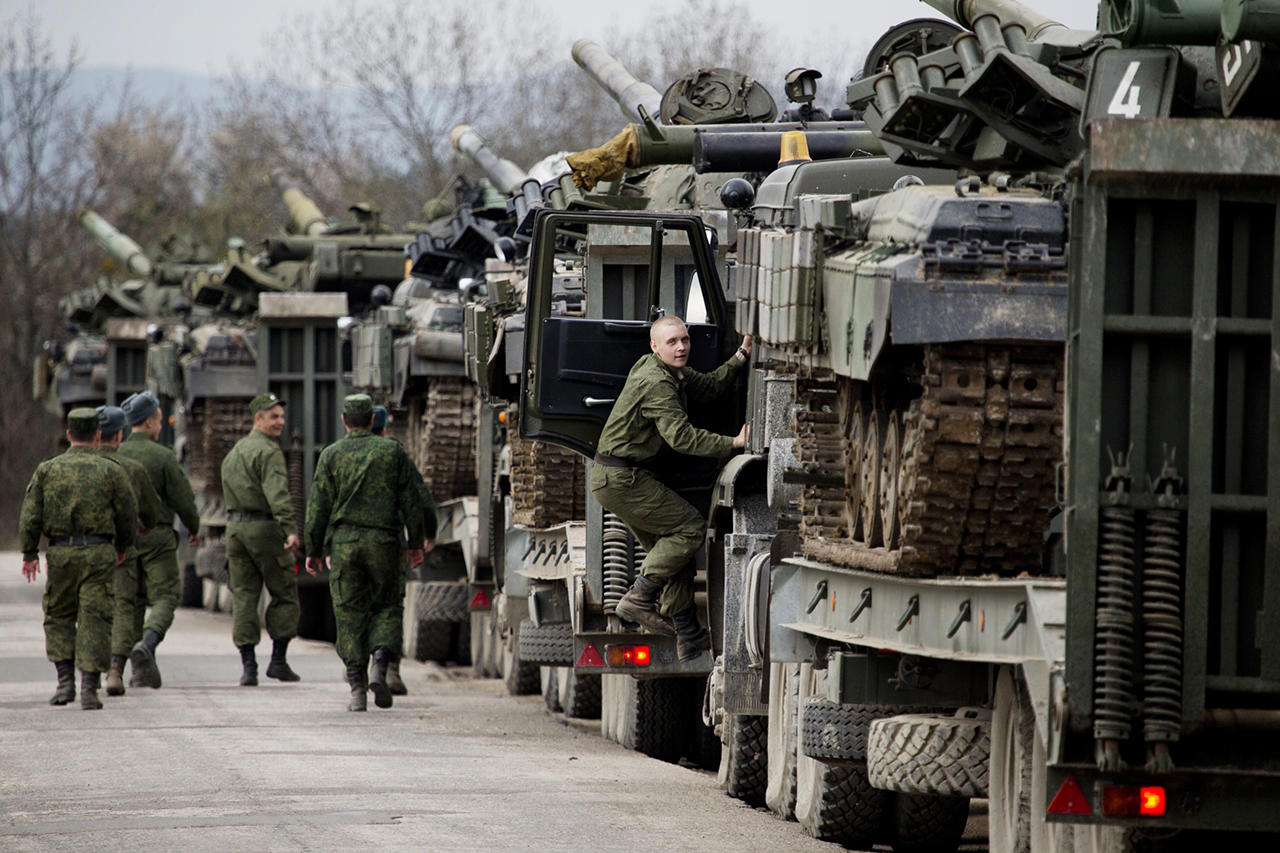 Выбор между родинами Что стало с украинскими военными, служившими в Крыму.  Репортаж «Медузы» — Meduza