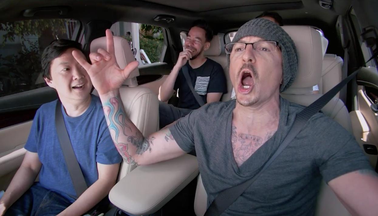 Linkin Park опубликовали выпуск Carpool Karaoke с Честером Беннингтоном.  Видео сняли за несколько дней до смерти певца — Meduza