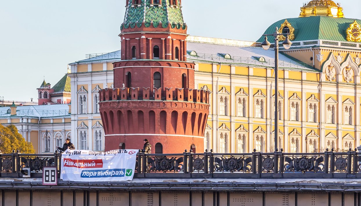 Активистов «Протестной Москвы» обыскали по делу о беспорядках 5 ноября  («революция Мальцева»). Они выступали против этой акции — Meduza