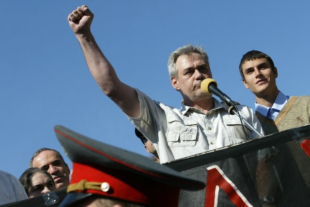 Сергей Доренко на митинге солидарности с арестованными членами НБП (организация запрещена в России двумя годами позже). Лубянская площадь, 28 августа 2005 года