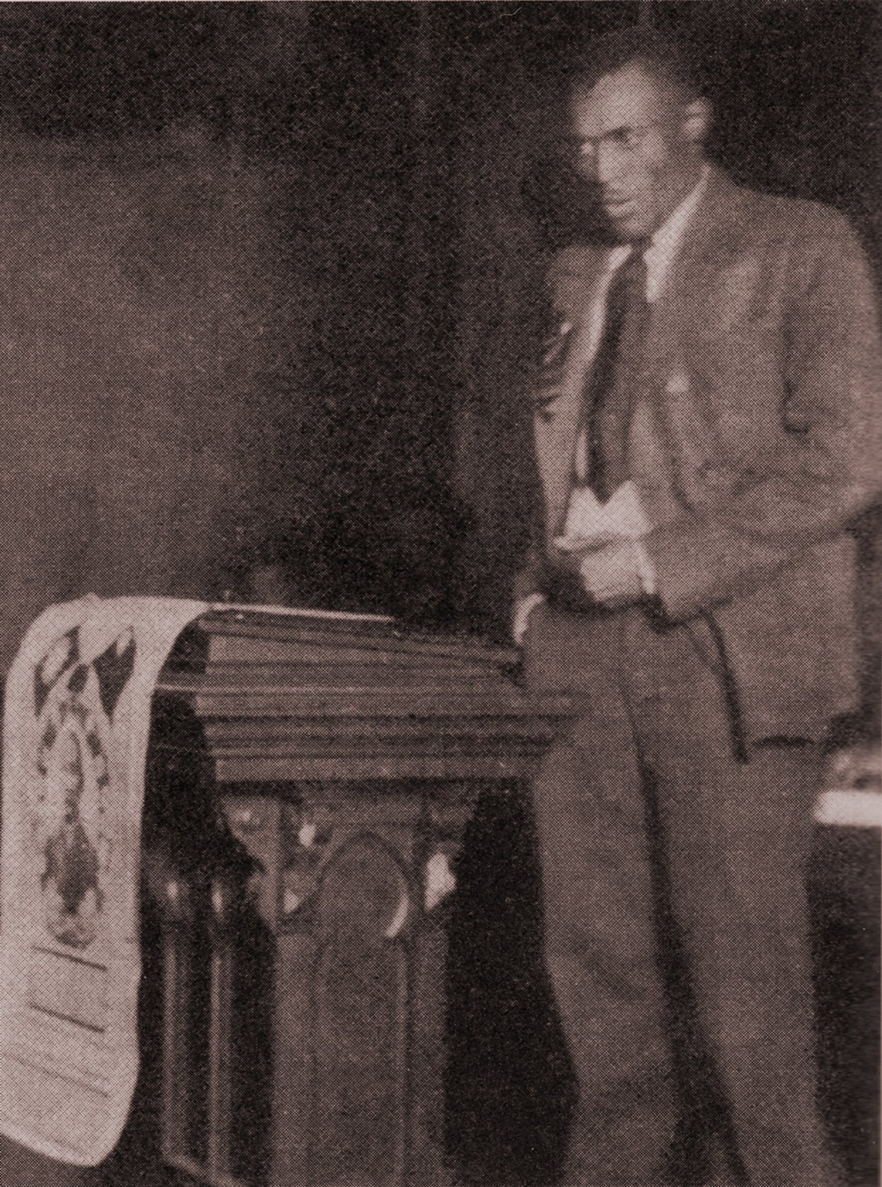 Ловетт Форт-Уайтмен выступает с речью на Американском негритянском трудовом конгрессе, 1926 год