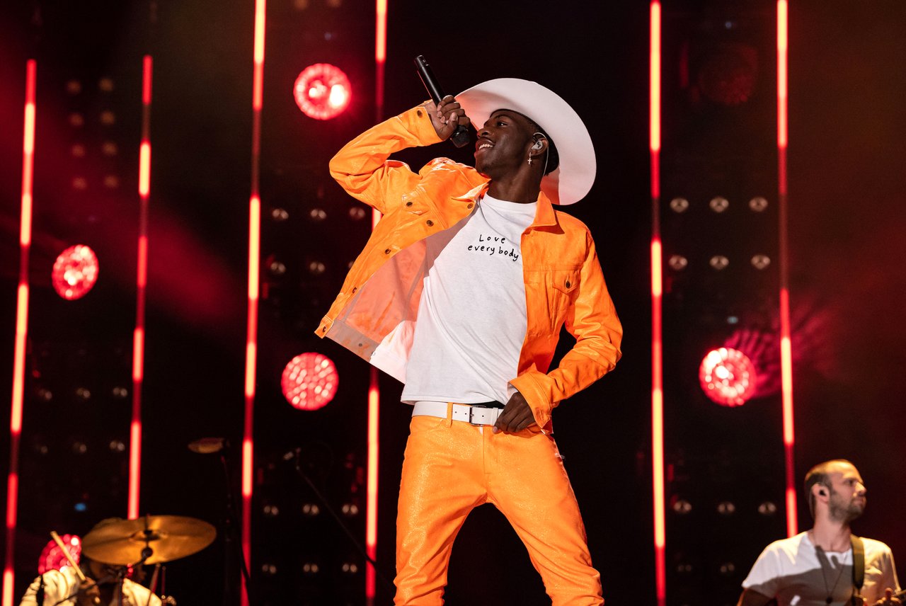 «Old Town Road» рэпера Lil Nas X — главная песня 2019 года Она установила  рекорд в американском хит-параде. И все благодаря мемам, ремиксам и TikTok  — Meduza