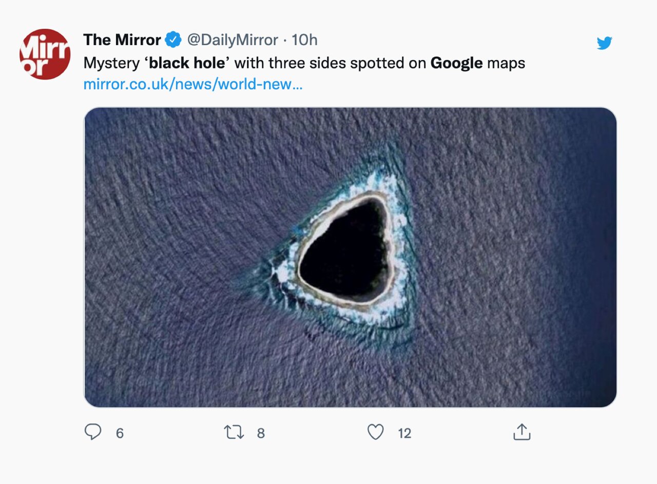 В Google Maps на месте острова в Тихом океане нашли черную дыру. Так мог бы  выглядеть вход в метавселенную Марка Цукерберга — Meduza