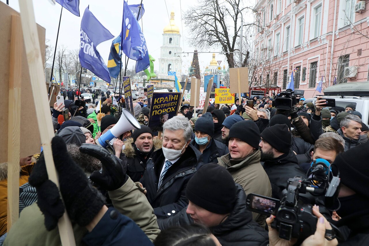 Вы очень слабо понимаете, что происходит в нашей стране» Интервью депутата  Верховной рады Дмитрия Гурина. Он был арт-директором «старой» «Ленты», но в  2014 году вернулся в Украину — Meduza