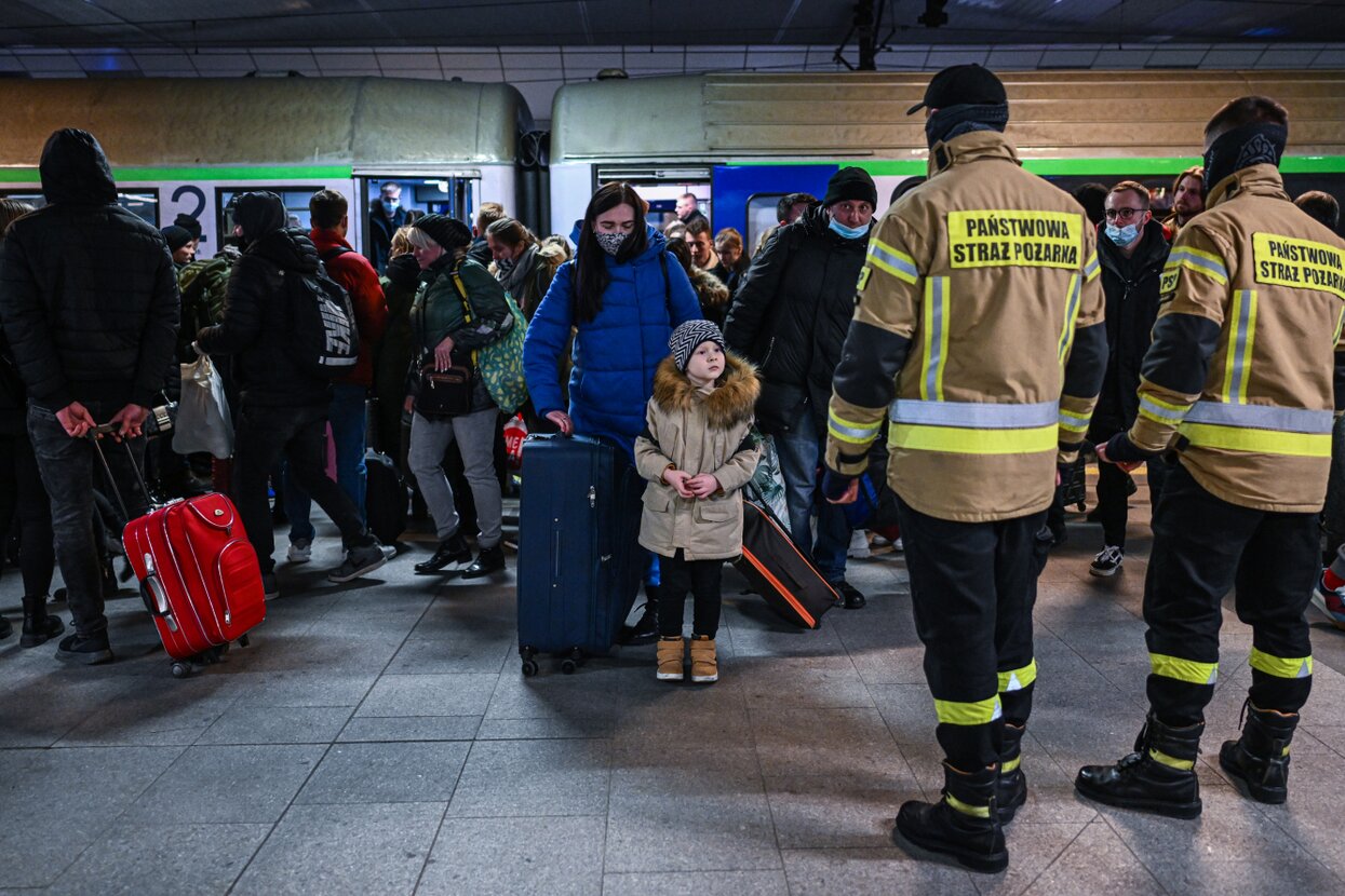 Если бы можно было это прекратить, я бы жизнь свою отдала» Война в Украине  привела к миграционной катастрофе, какой Европа не видела с 1940-х.  Репортаж Кристины Сафоновой из Польши (полный боли и