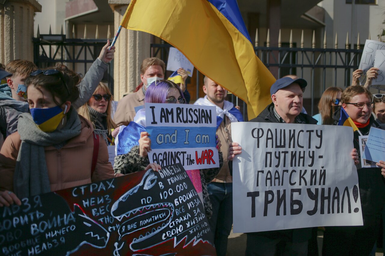 Когда режим падет, мы все вернемся Как Тбилиси стал столицей российской  политической эмиграции после начала войны — Meduza