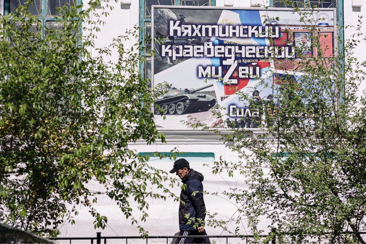 «Сейчас они наши боги» Нескольких военных из бурятского города Кяхта  обвиняют в том, что они пытали мирных украинцев. Но на родине их готовы  почитать за святых — Meduza