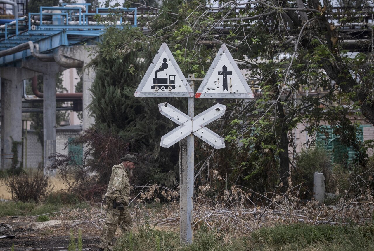 Война. Сто тридцать восьмой день. Фотографии Пенсии в рублях в  оккупированной Херсонщине. Руины «Азота». Очередной обстрел Харькова —  Meduza