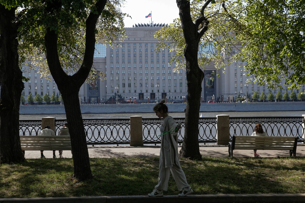 Я предатель для семьи, враг народа» Сенатор Эдуард Исаков — один из тех,  кто позволил Путину начать войну. «Медуза» поговорила с его дочерью — она  выступила против вторжения и собирается создать «новую