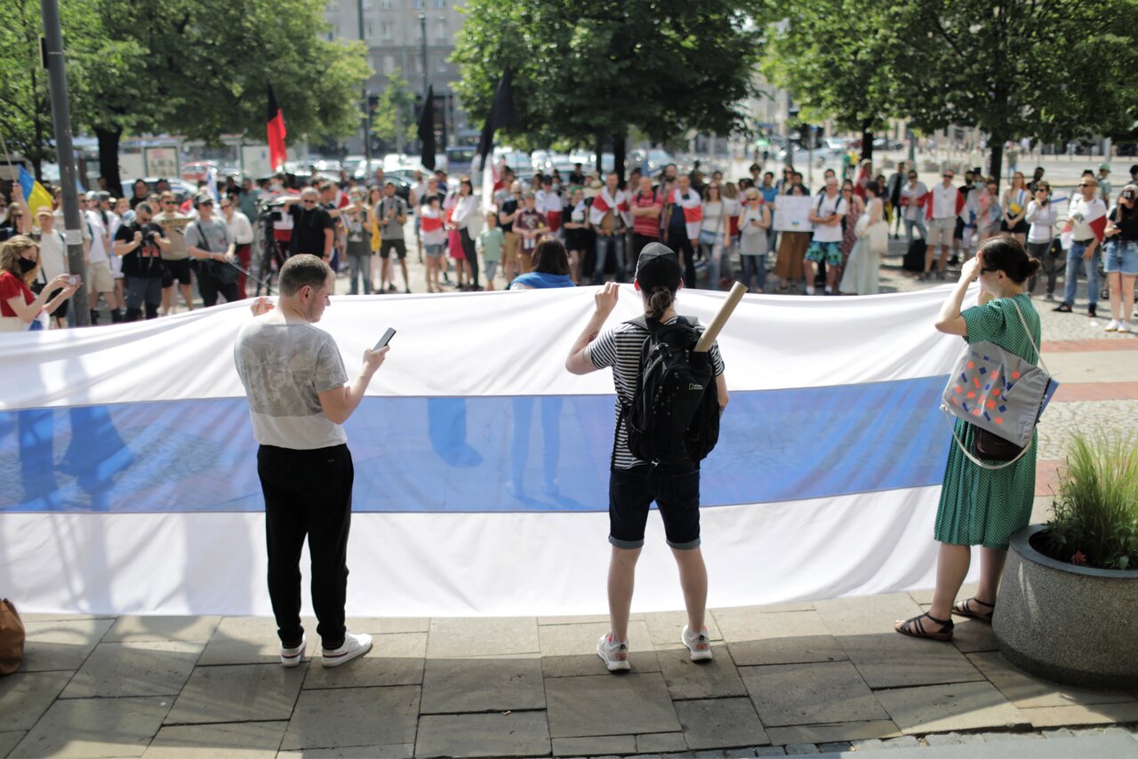 Где бы вы ни находились (даже в России), вы можете стать частью  антивоенного движения Продолжение большого гида по самым важным антивоенным  проектам, к которым может присоединиться каждый — Meduza