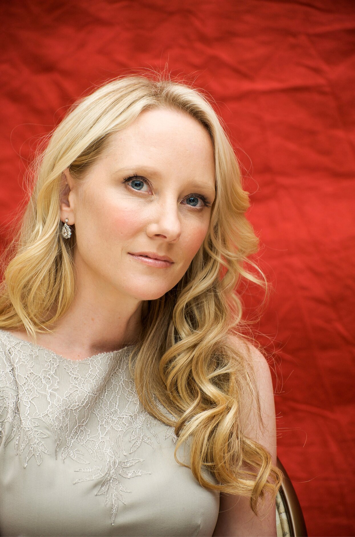 Анальды порно көргісі келмейді Порно 24 карат алтын қыздар