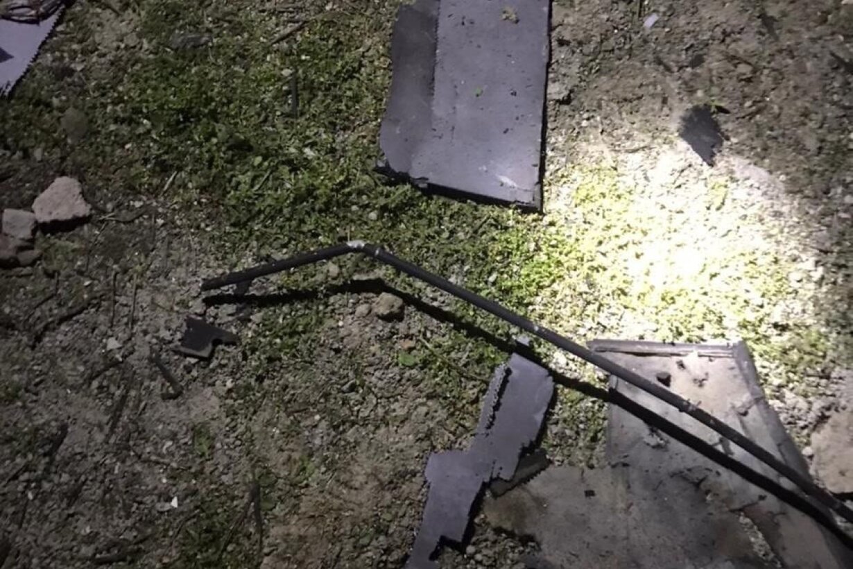 Аэропорт одессы разбомбили. Аэродром. Авиабаза гвардейское. В джанкое упал беспилотник. Аэропорт одессы разбомбили.