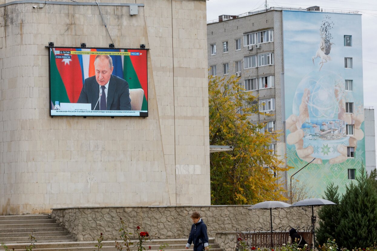 Чтобы зрители верили: все будет, но не сразу» Издание «Верстка»  рассказывает, как устроено «новое телевидение» на захваченных Россией  украинских территориях (спойлер: оно связано с Евгением Пригожиным) — Meduza