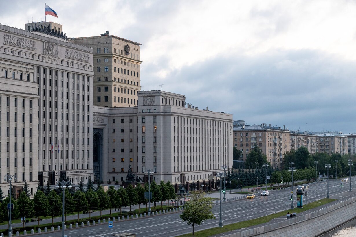 В Москве проверяют подвалы домов — и допускают введение комендантского  часа. Пока такого решения нет — Meduza