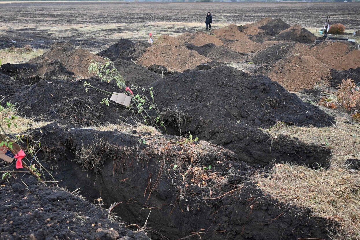 Исчезло все село, будто и не было никого. Семьями вымерли люди» Что  происходит в Грозе после российского удара, при котором погибли 52 человека  — Meduza