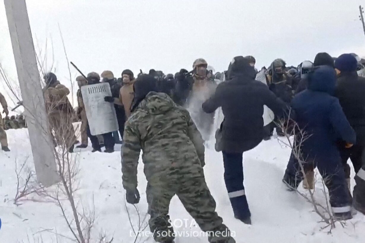 В Башкортостане расследуют дело о протестах, которые прошли в январе 2024  года. По версии следствия, их участники оказывали «вооруженное  сопротивление» Такой формулировки раньше не было в делах о «массовых  беспорядках» — Meduza