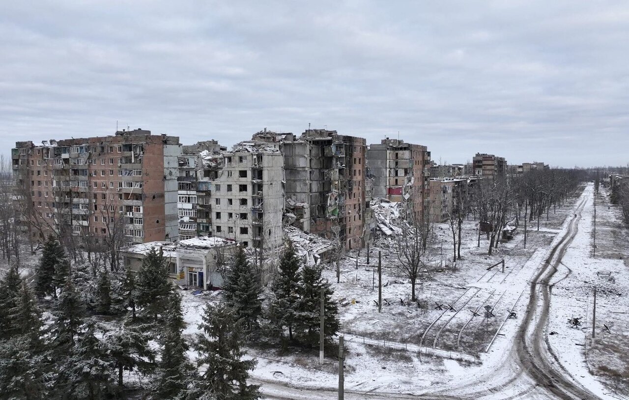 Авдеевка перешла под контроль России. Посмотрите, что стало с городом за  пять месяцев боев, — и на украинских солдат, которые его защищали Семьсот  двадцать седьмой день войны. Фотографии — Meduza