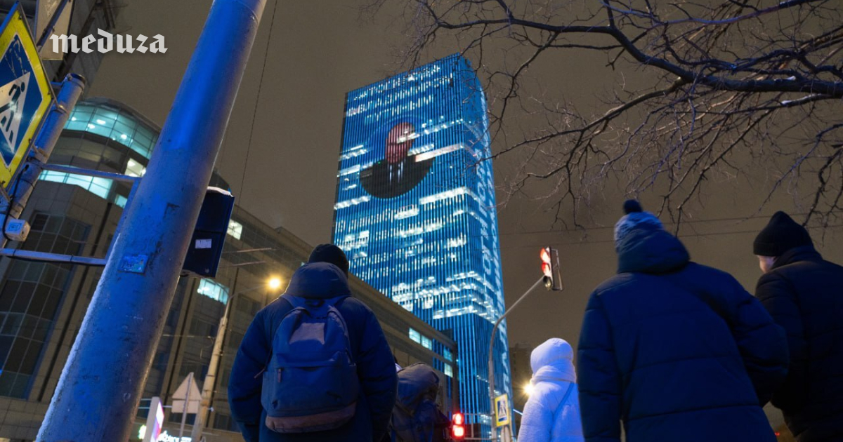 Don’t look up Putin’s face projected onto St. Petersburg’s second ...