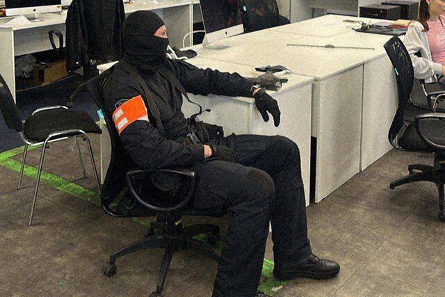 Russian authorities raid popular Telegram channel with law enforcement ties and arrest its head over alleged leaks