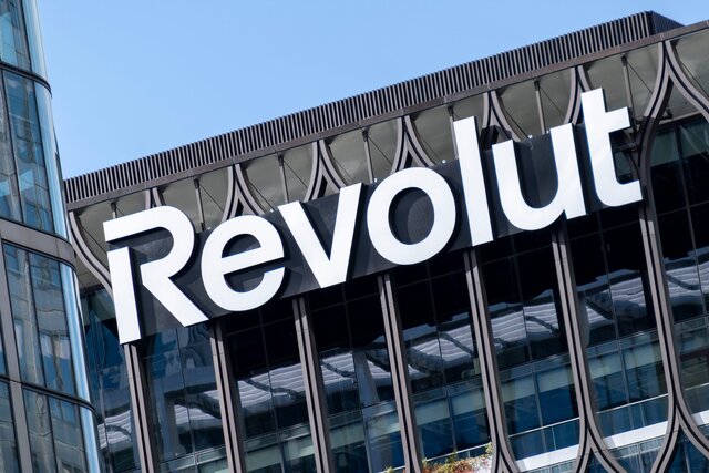 Russian clients living in the E.U. struggle to regain banking access after fintech company Revolut freezes accounts