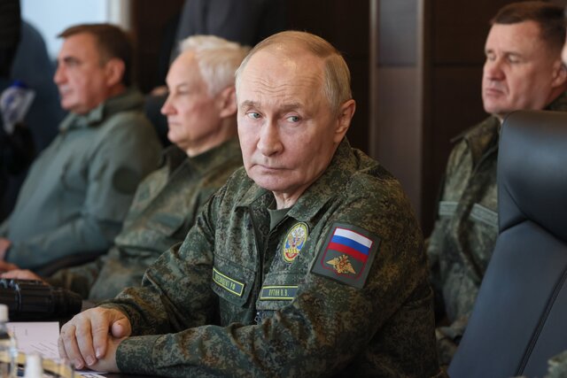 США работают над мирным договором вместе с Украиной и Европой, но как отреагирует Путин Объясняет Александр Баунов