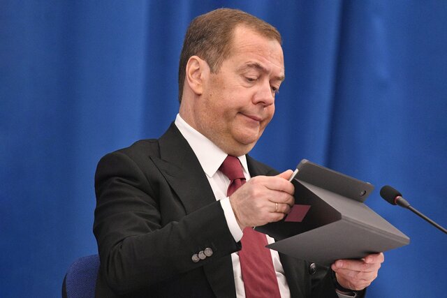 Cover image for Meduza’s sources say Dmitry Medvedev is tired of being a ‘troll’ and wants back in Russia’s political spotlight