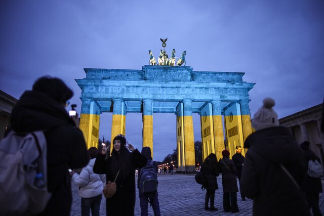 «Все, что я мог отдать стране, я уже отдал». Летом 2025-го молодым мужчинам открыли выезд из Украины. Многие в стране считают, что они сбежали и не вернутся, — вот что на это отвечают сами уехавшие