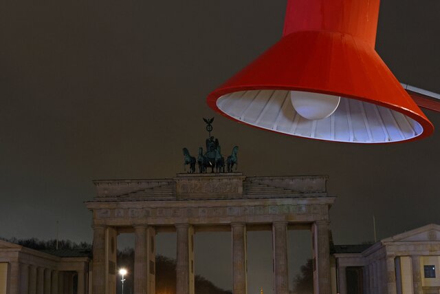 Во всем мире прошла ежегодная акция «Час Земли». Посмотрите, как выглядят знаменитые достопримечательности и небоскребы без привычной подсветки