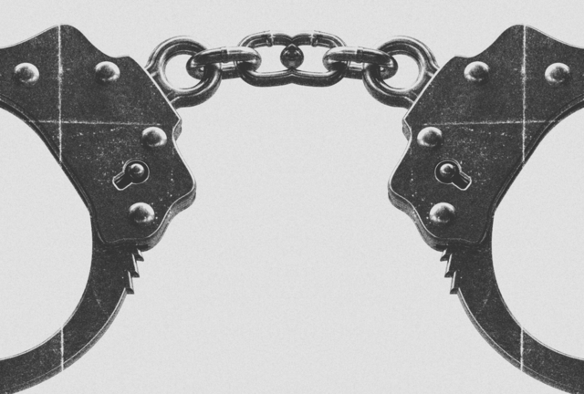 Минимальные санитарные меры. Тысячи россиян и украинцев попали в тюрьму из-за войны. Многие — случайно и по инициативе спецслужб. Шура Буртин рассказывает, как две страны ищут предателей среди своих граждан