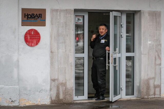В редакцию «Новой газеты» в Москве пришли с обысками. МВД отчиталось об уголовном деле о незаконном использовании персональных данных. Источник ТАСС утверждает, что издание проверяют на связи с «Новой газетой Европа» и Антивоенным комитетом России