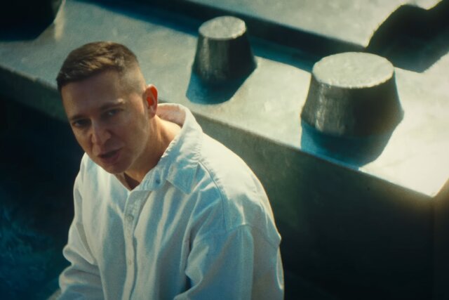 «Ритуально поклониться и покаяться? Но пацаны не извиняются». Оксимирон выпустил новый трек. Как думаете, есть ли в нем ответ на обвинения в груминге подростков?