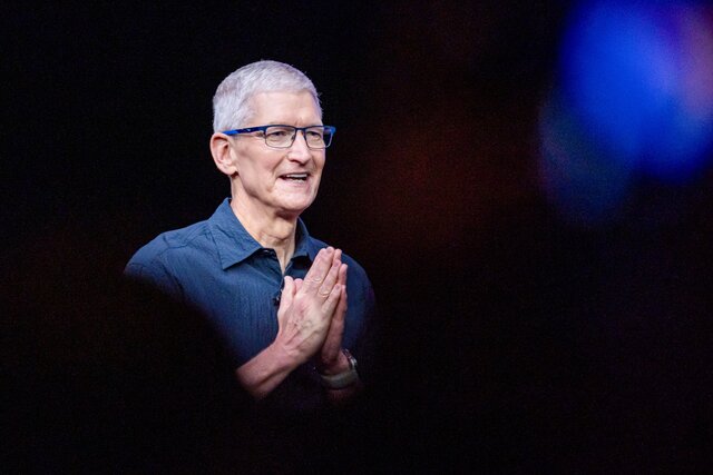 Чем запомнился Тим Кук, который 15 лет возглавлял Apple И чего ждать от нового гендиректора Джон Тернус полжизни проработал в Apple. У него мышление инженера и душа новатора