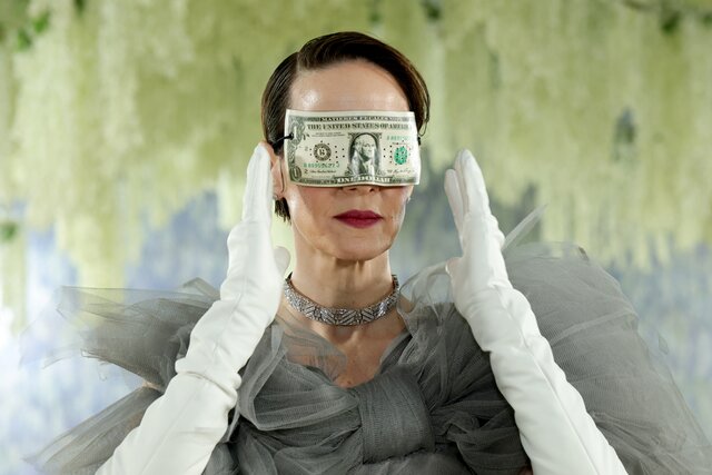 Три повода посмотреть фотографии Met Gala в этом году. Первый — костюмы. Второй — источники вдохновения (картины и скульптуры). Третий — протесты, ведь бал спонсировал Безос. Выбирайте любой!