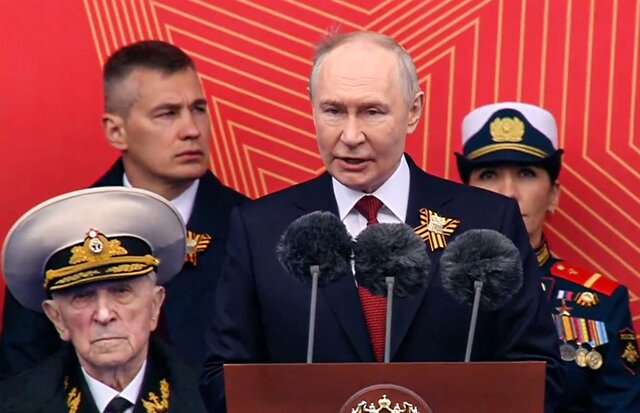 «Российский народ может выдержать все». Так считает Путин. В своей речи на параде 9 мая он продолжает воевать с НАТО. Что он сказал — коротко