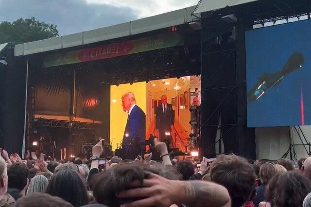 Massive Attack показывают в туре видео с Пригожиным и Путины