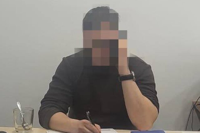 В дачном поселке в Ленобласти убили 12-летнюю девочку. Задержан член правления соседнего поселка — сторонник войны и «БесогонТВ». Говоря о мотиве убийства, он заявил: «Что-то щелкнуло и повело за ней»