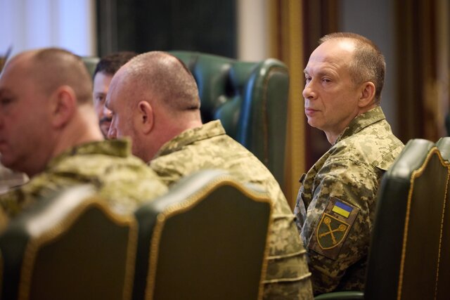Конфликт между министром Федоровым и главкомом ВСУ Сырским привел к отставке обоих. А их спор показал: Украина стоит перед судьбоносным выбором пути к миру. Как можно принудить Путина завершить войну?