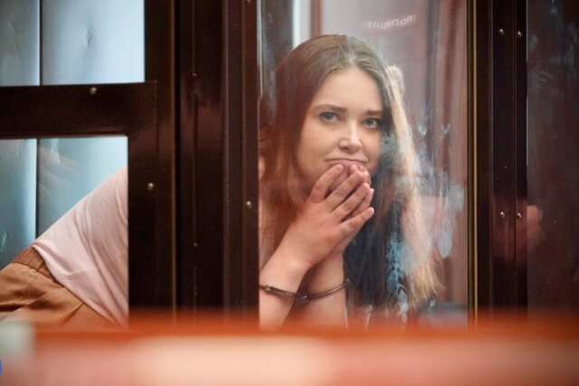 «Теперь она пишет: „Не возвращайся в Россию. Здесь никогда ничего не будет хорошо“». Медицинскую журналистку Дарью Шипачеву приговорили к 12 годам по статье о госизмене. О ее деле почти ничего не известно. Вот что «Берегу» удалось узнать у ее подруги